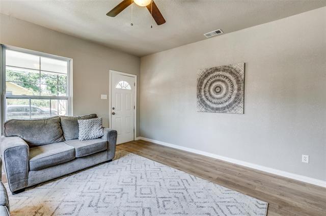 1245 E Allen Ave in Fort Worth, TX - Building Photo - Building Photo