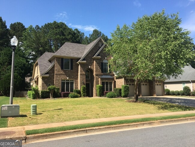 206 Lake Forest Dr in Newnan, GA - Building Photo - Building Photo