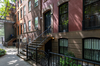 73 Charles St in New York, NY - Building Photo - Building Photo