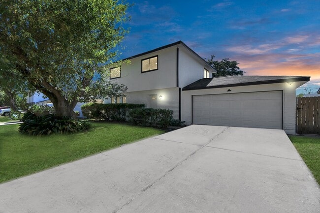 9912 Cardinal St in La Porte, TX - Building Photo - Building Photo