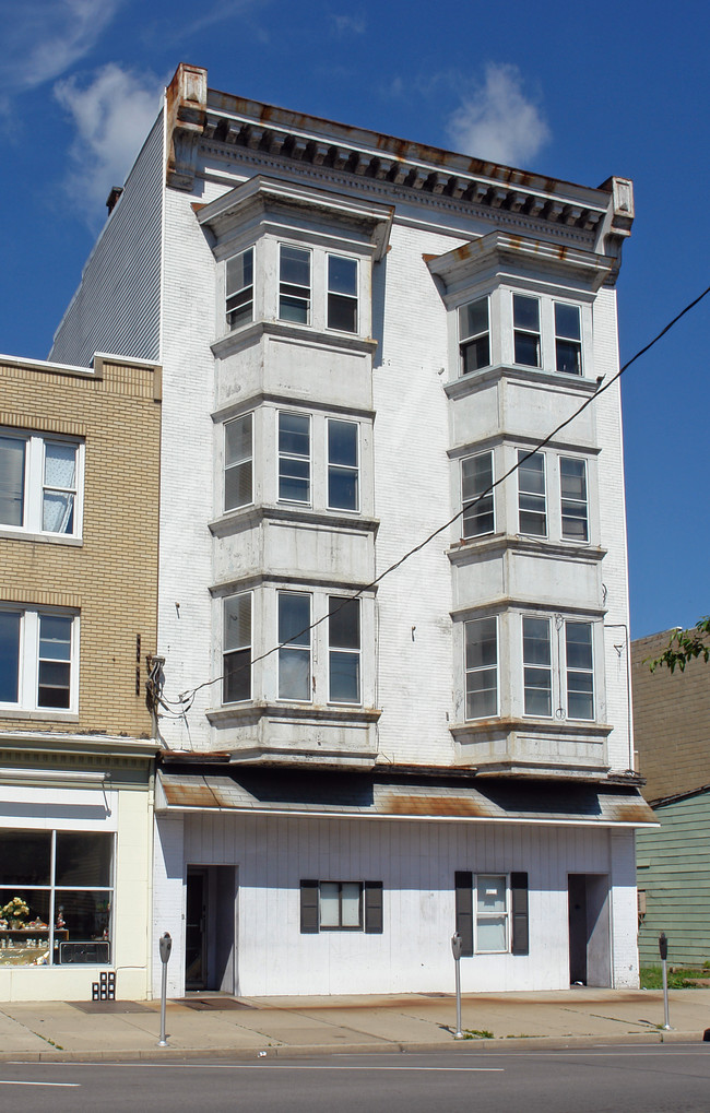 30-32 N Market St