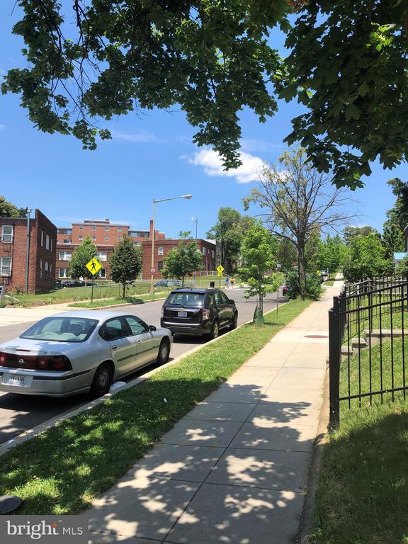 849 19th St NE in Washington, DC - Foto de edificio - Building Photo