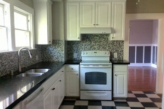 1284 N Ferger Ave in Fresno, CA - Building Photo - Building Photo