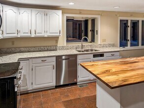 6 Bancroft St in Pepperell, MA - Building Photo - Building Photo