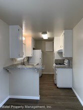 2700 Mac Dougal St-Unit -25,26,27,28 in Modesto, CA - Building Photo - Building Photo