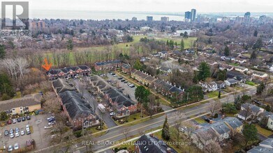 2390 Woodward Ave in Burlington, ON - Building Photo - Building Photo