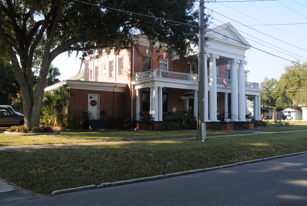 420 Sumner St in Kissimmee, FL - Foto de edificio