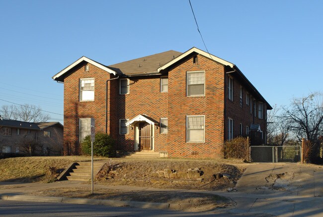 801 N Marsalis Ave in Dallas, TX - Foto de edificio - Building Photo