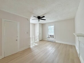 215 N Mecklenburg Ave in South Hill, VA - Building Photo - Building Photo