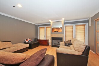 51 W 15th St, Unit F1 in Chicago, IL - Building Photo - Building Photo