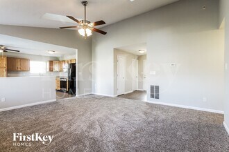 7604 Wood Stream Dr in Indianapolis, IN - Foto de edificio - Building Photo