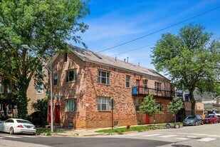 1900 W Ohio St in Chicago, IL - Building Photo