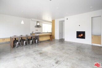 707 Flower Ave in Los Angeles, CA - Building Photo - Building Photo