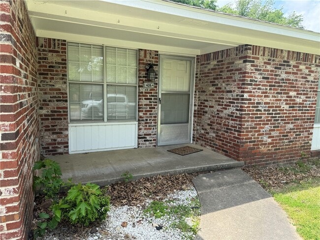 1406 Willard St in Springdale, AR - Building Photo - Building Photo