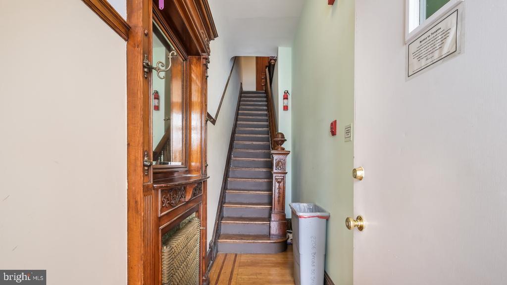 2206 S Broad St in Philadelphia, PA - Building Photo