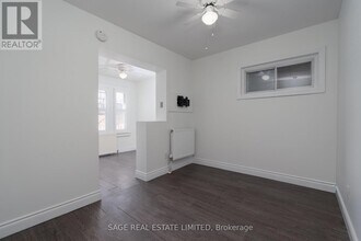 8 Brookmount Rd in Toronto, ON - Building Photo - Building Photo