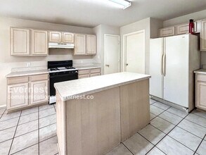 112 Antietam Trail in Elgin, TX - Building Photo - Building Photo