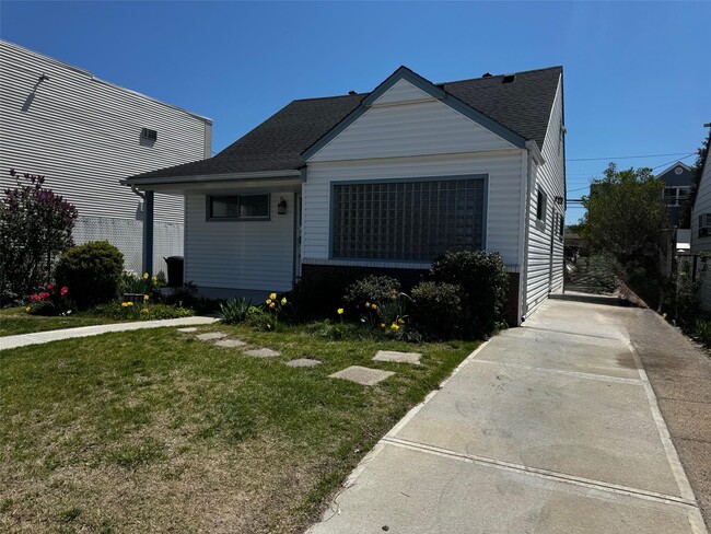 property at 444 E Park Ave
