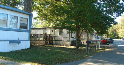 Heritage Mobile Home in Williamsburg, VA - Building Photo - Building Photo