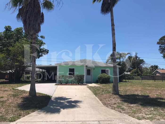 4301 Tarpon Dr SE in St. Petersburg, FL - Building Photo