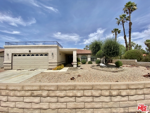 property at 27205 Avenida Quintana