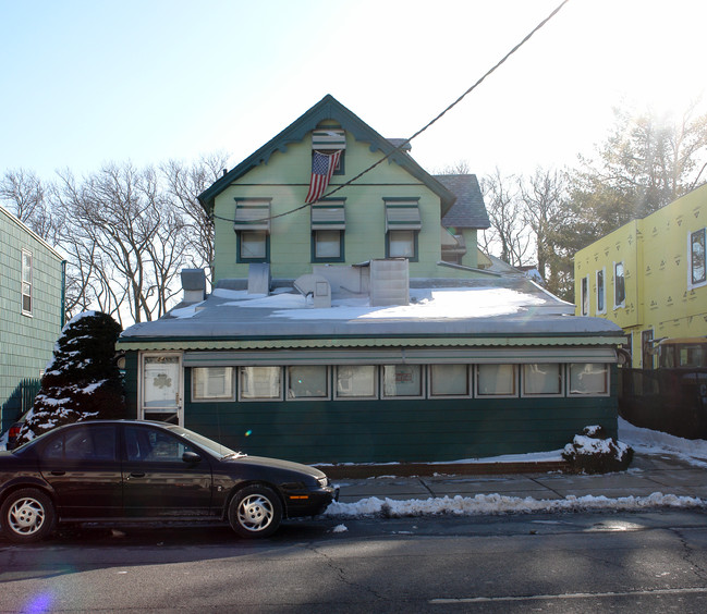 84 Lincoln Ave in Staten Island, NY - Building Photo - Building Photo