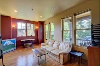 10516 20th Ave NE in Seattle, WA - Building Photo - Building Photo