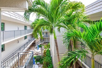 788 Park Shore Dr in Naples, FL - Building Photo - Building Photo