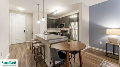 915 Brentmoor Dr, Unit 4104 in Myrtle Beach, SC - Foto de edificio - Building Photo