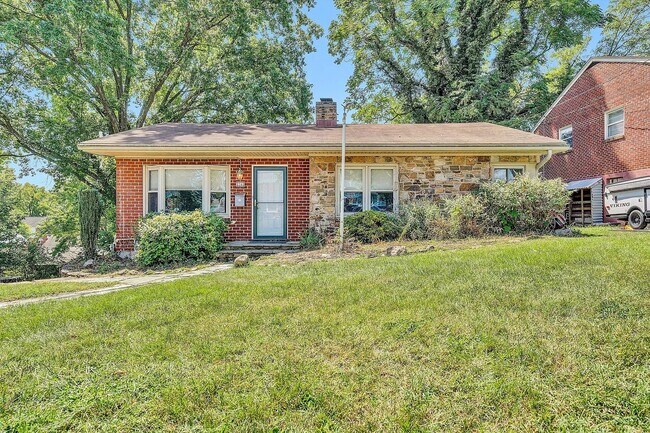 2702 Avenel Ave SW in Roanoke, VA - Building Photo - Building Photo