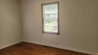 2307 S Broadview St in Wichita, KS - Building Photo - Building Photo