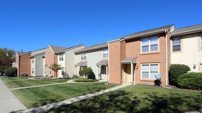 Indian Creek Apartments in Reynoldsburg, OH - Building Photo - Building Photo