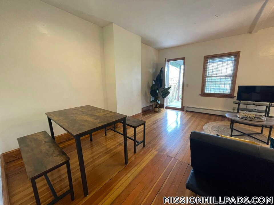 20 Pompeii St in Boston, MA - Building Photo
