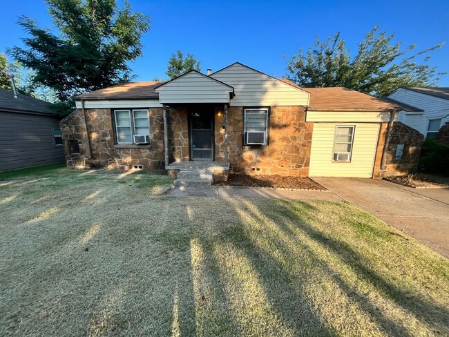 property at 1407 Felix Pl