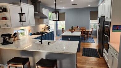76 W Boulder Creek Rd in Simi Valley, CA - Building Photo - Building Photo