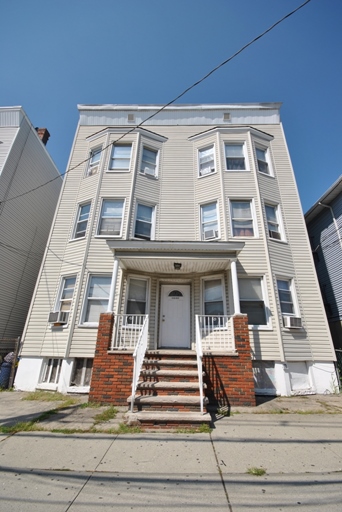 515-517 Kennedy Blvd in Bayonne, NJ - Building Photo