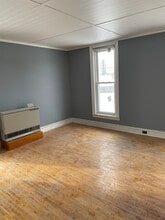 62 Main St in Philadelphia, NY - Foto de edificio - Building Photo