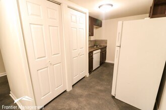 1026 Bertrand St in Manhattan, KS - Building Photo - Building Photo