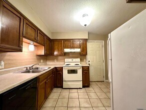 15855 Sunderland Ave in Baton Rouge, LA - Building Photo - Building Photo