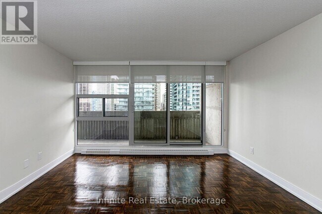33 Isabella St in Toronto, ON - Building Photo - Building Photo