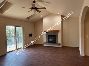 63445 Ledgestone Ct in Bend, OR - Building Photo - Building Photo