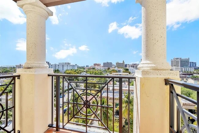 101 Sidonia Ave, Unit PH3 in Coral Gables, FL - Building Photo - Building Photo