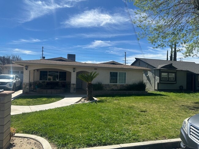 924 Orange St in Colton, CA - Building Photo - Building Photo