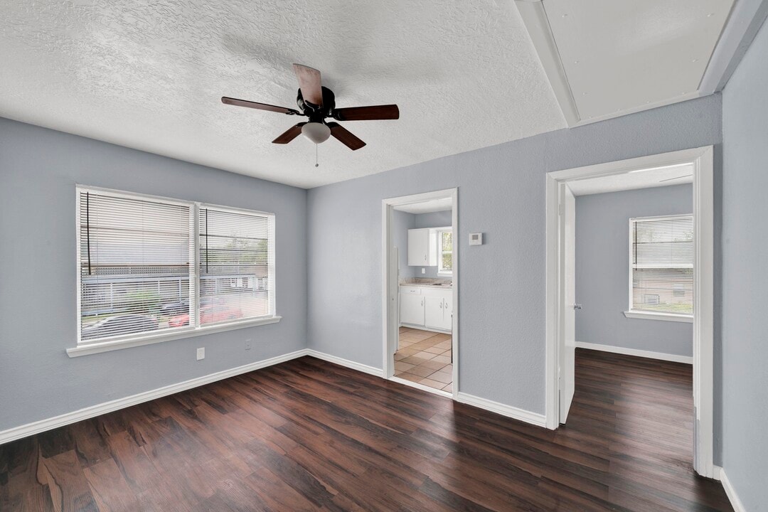 1009 Witter St in Pasadena, TX - Building Photo