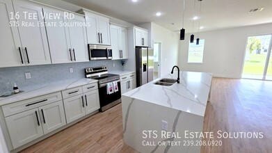 16 Tee View Rd in Rotonda West, FL - Building Photo - Building Photo