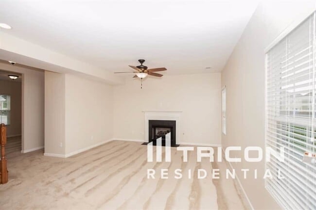 2037 Silverton Cir in Spring Hill, TN - Building Photo - Building Photo