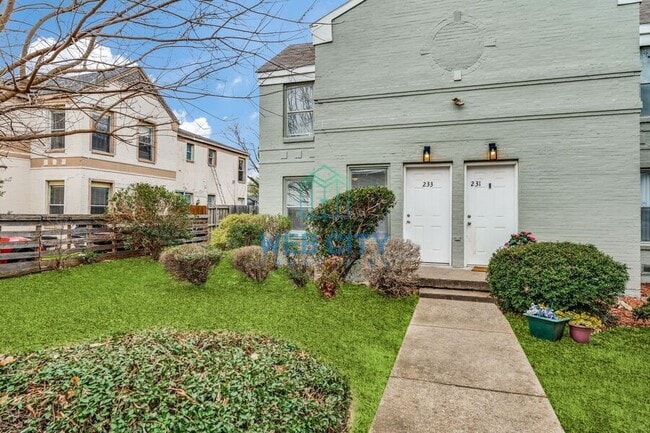 property at 231 SE 13th St