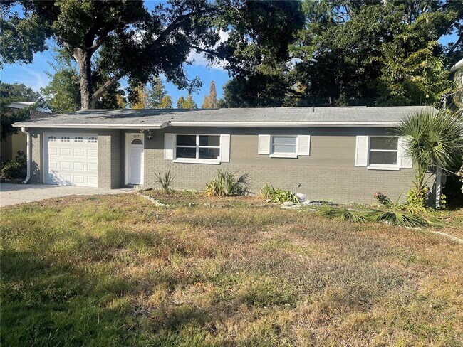 4513 W Gray St in Tampa, FL - Building Photo - Building Photo