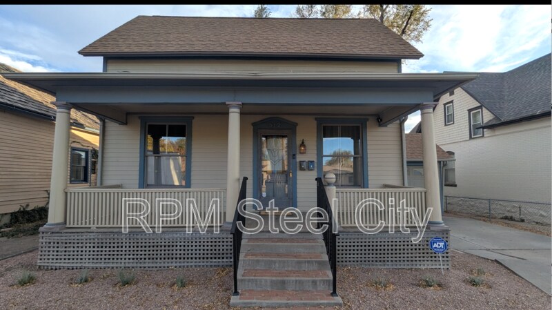 512-512 1/2 W 10th St in Pueblo, CO - Building Photo