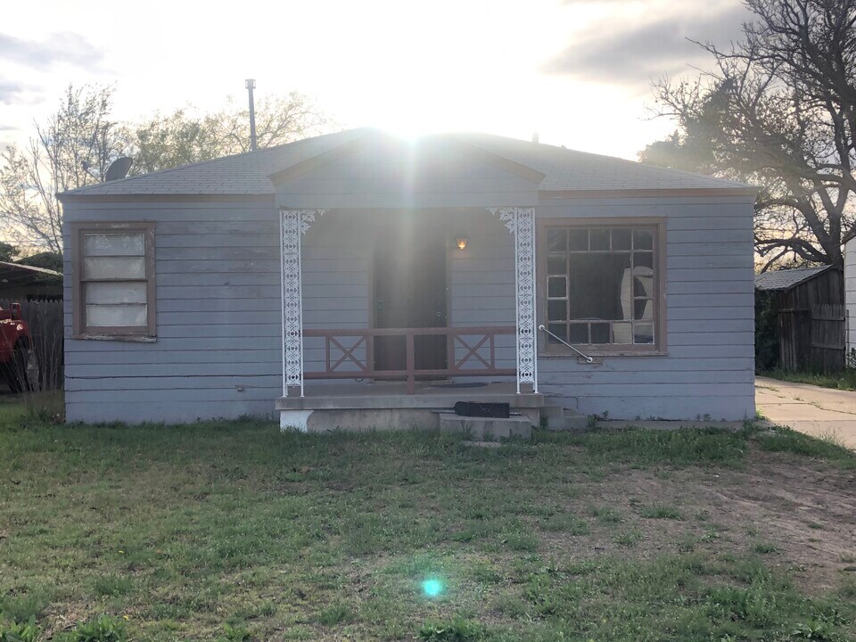 1940 S Marrs St in Amarillo, TX - Building Photo